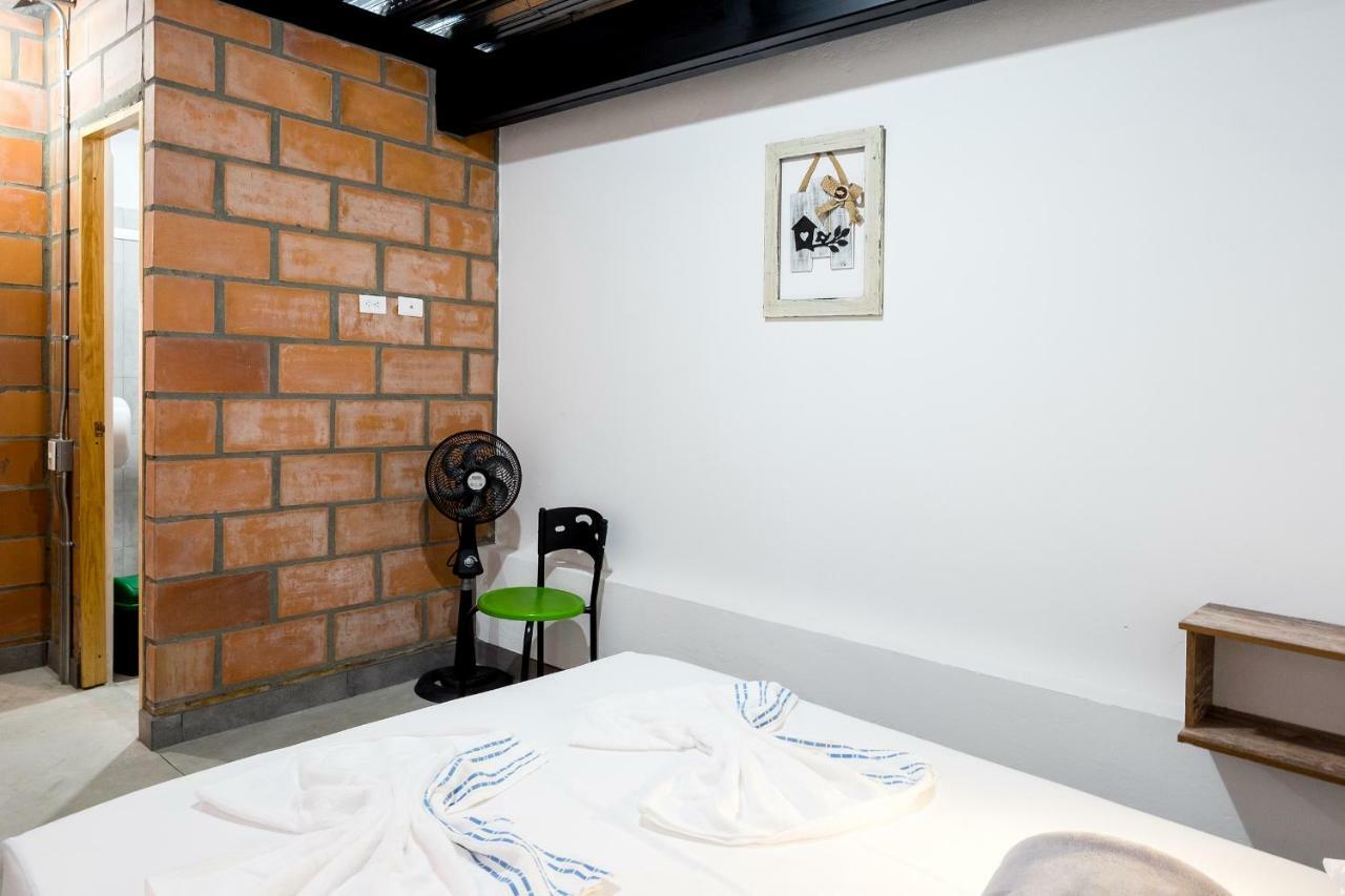 Medellin Backpacker Hostel ภายนอก รูปภาพ
