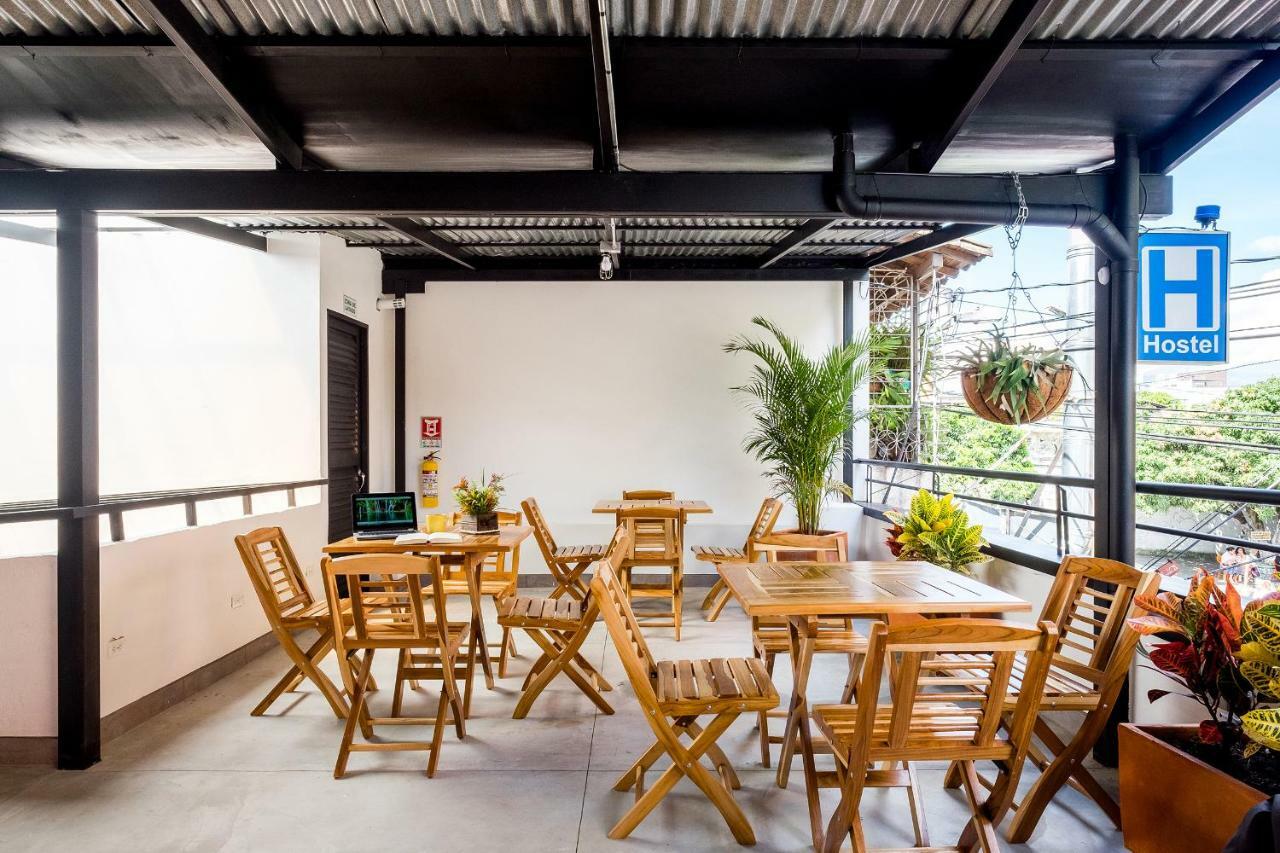 Medellin Backpacker Hostel ภายนอก รูปภาพ